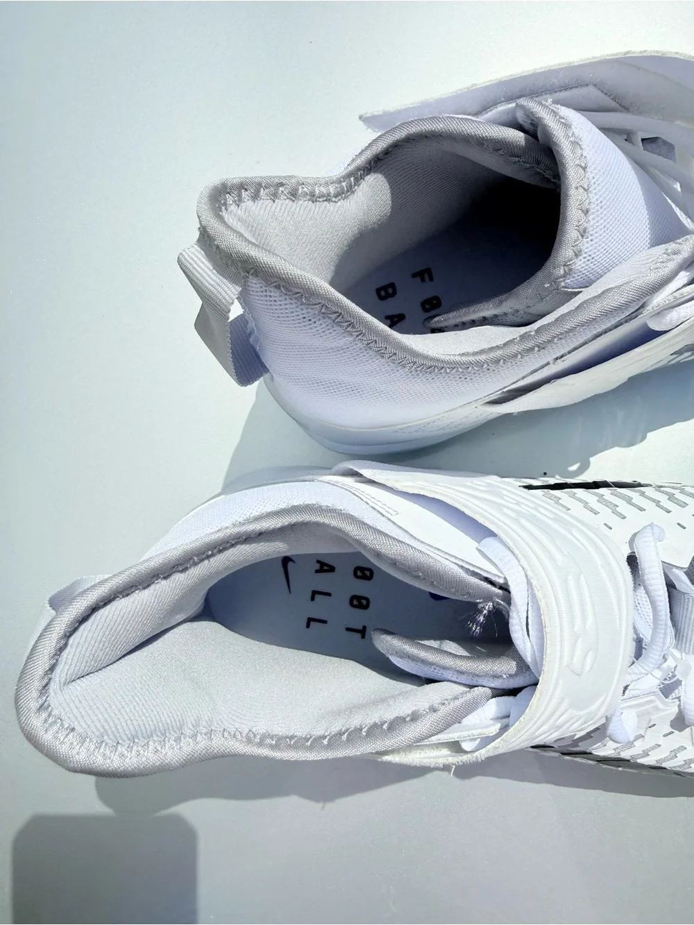 Nike Alpha Menace Pro 2 Men's Football Cleats - White/Black
